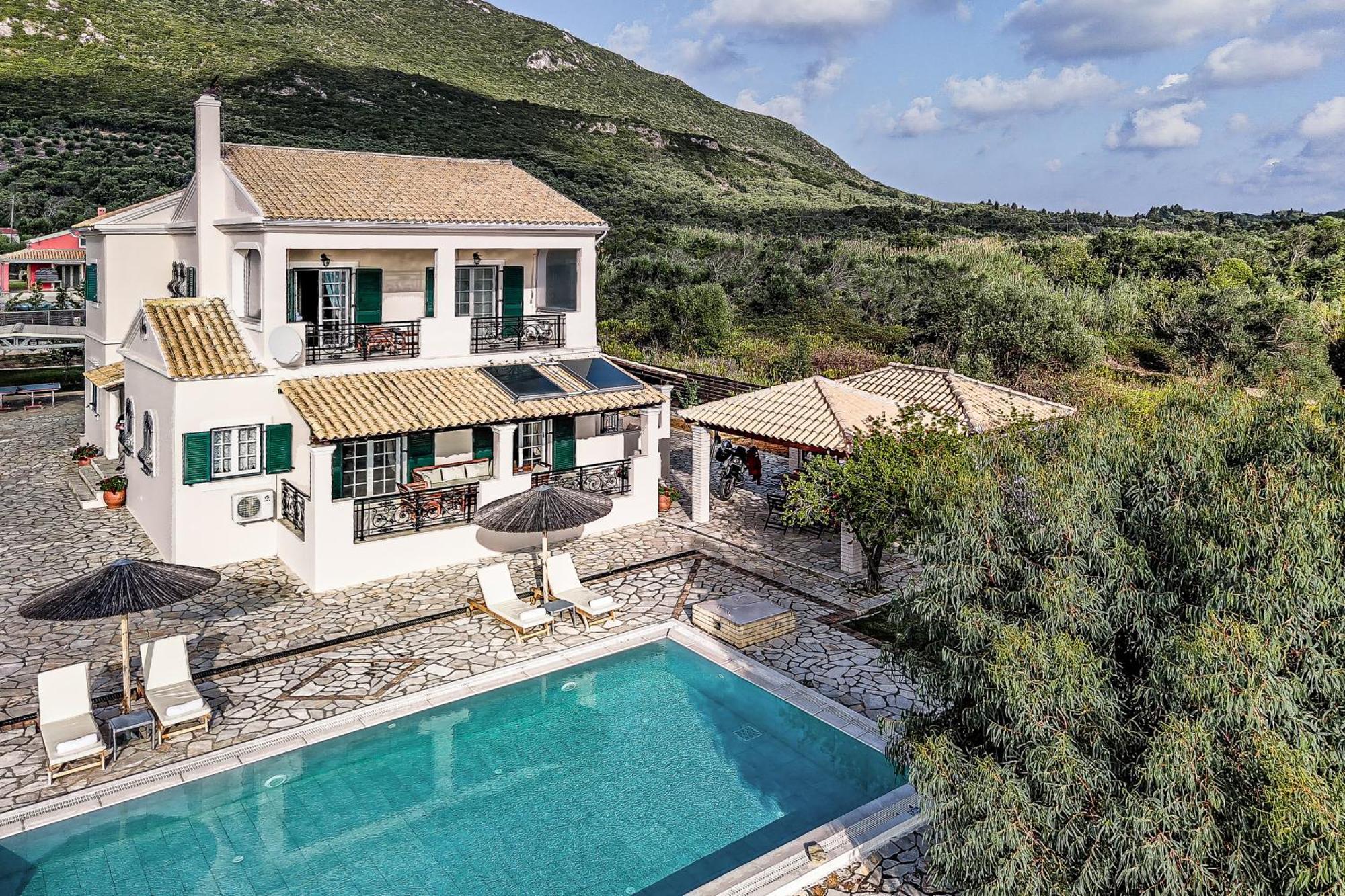 Skidi Beach House Ágios Matthaíos Exterior foto