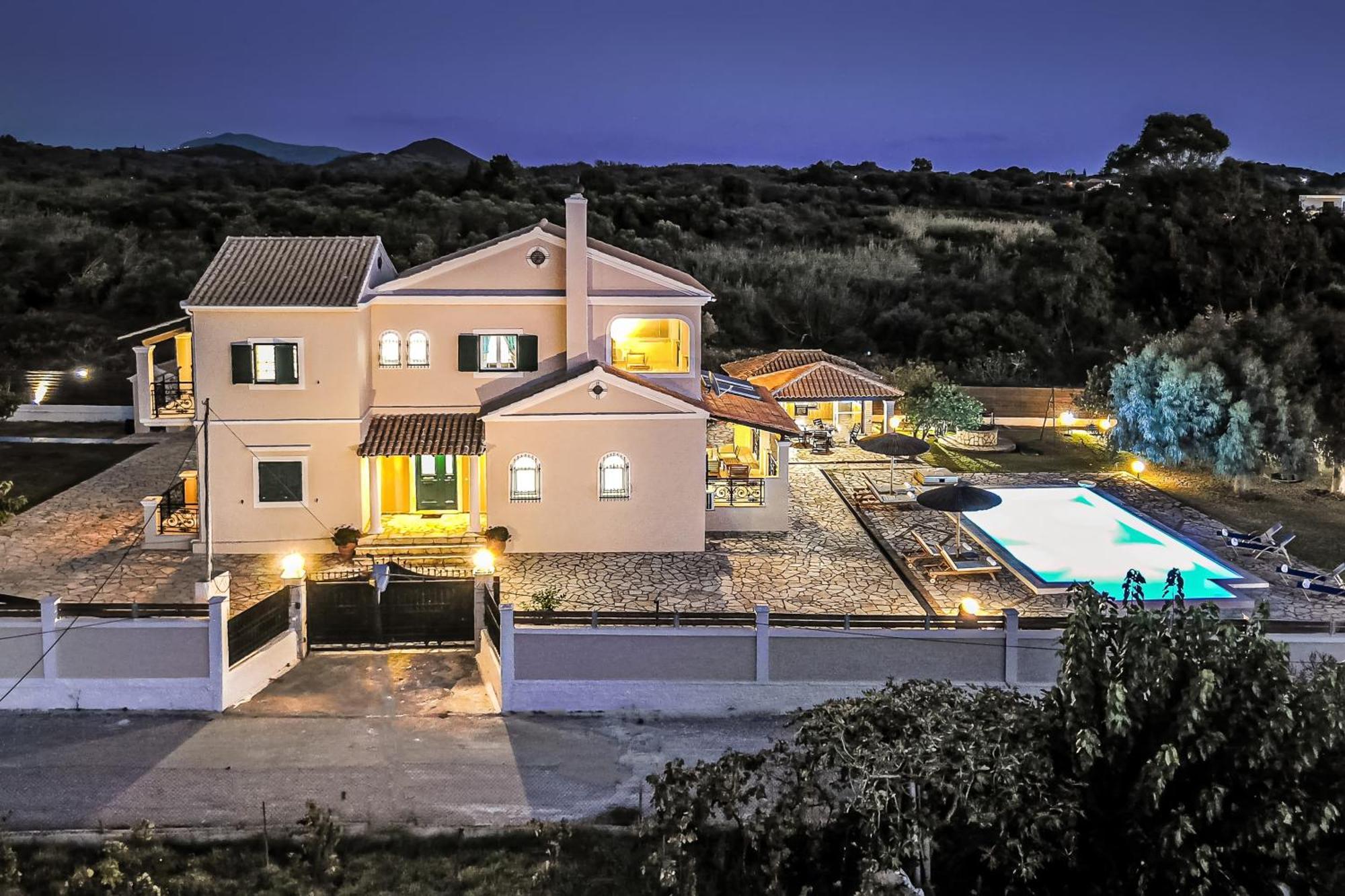 Skidi Beach House Ágios Matthaíos Exterior foto